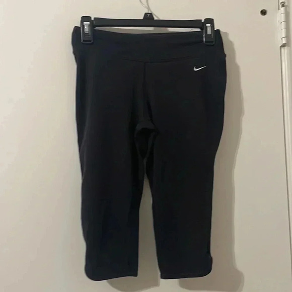 Nike Dri-Fit Capri Leggings Size S - Picture 1 of 7